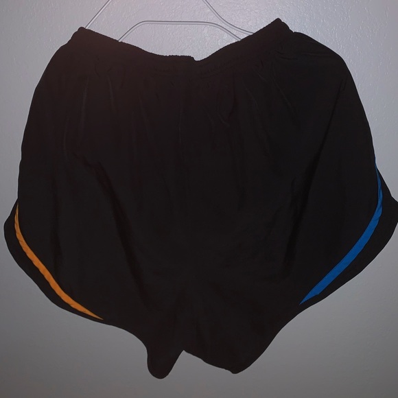 Nike athletic shorts - Picture 2 of 3